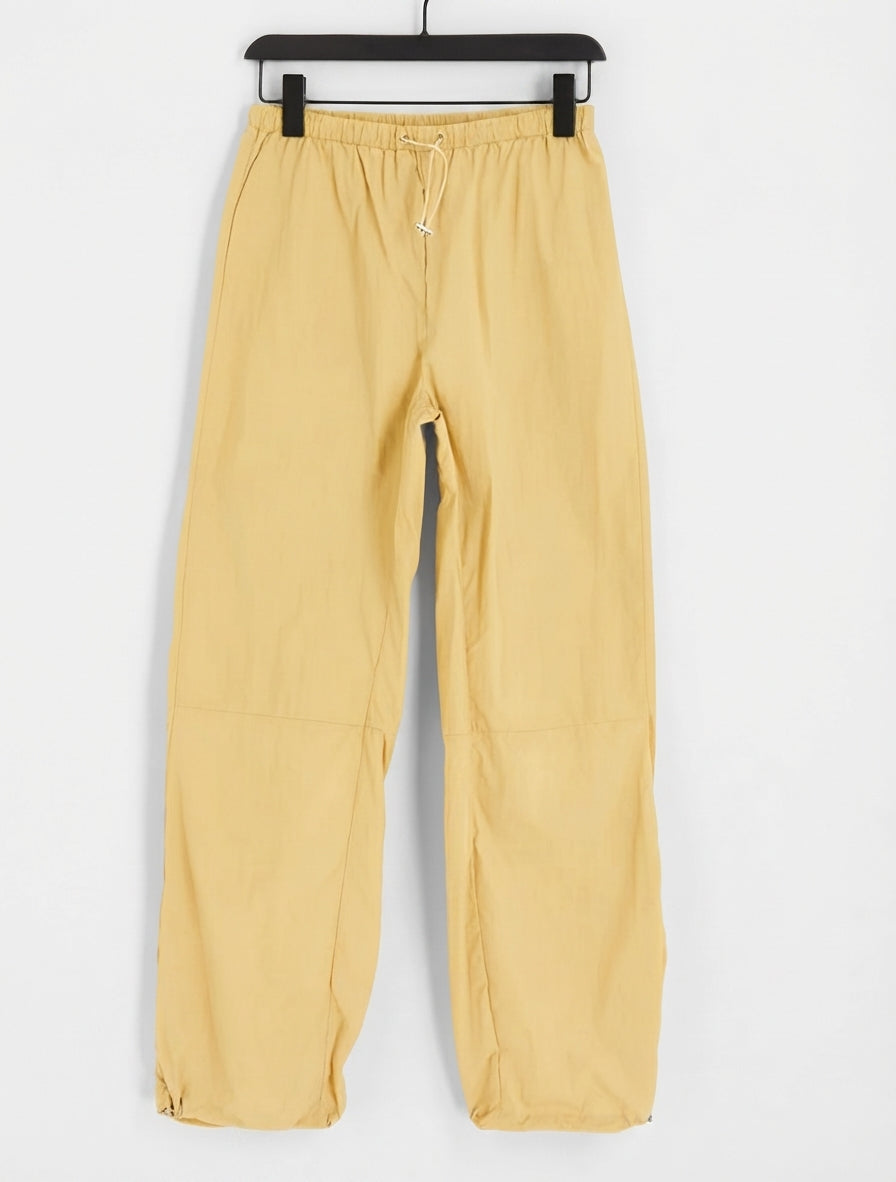 Parachute trousers in stone
